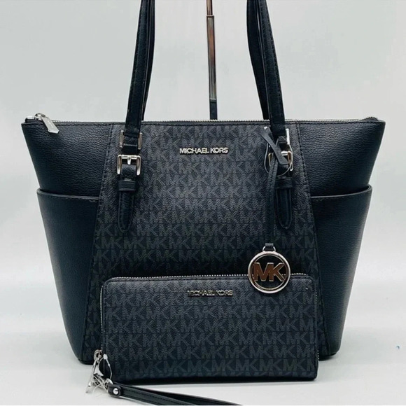 Michael Kors Large Top Zip Tote Bag Black &
Continental Wallet Black - Picture 1 of 12